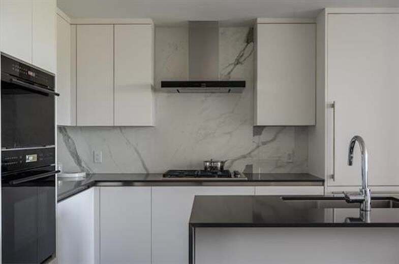 Condo in Vancouver, British Columbia, Canada 2 - 18699141
