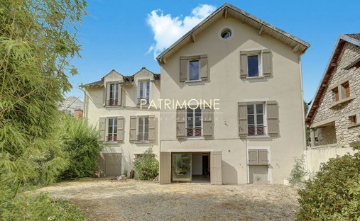 Villa in Ouest, Avon, France 1