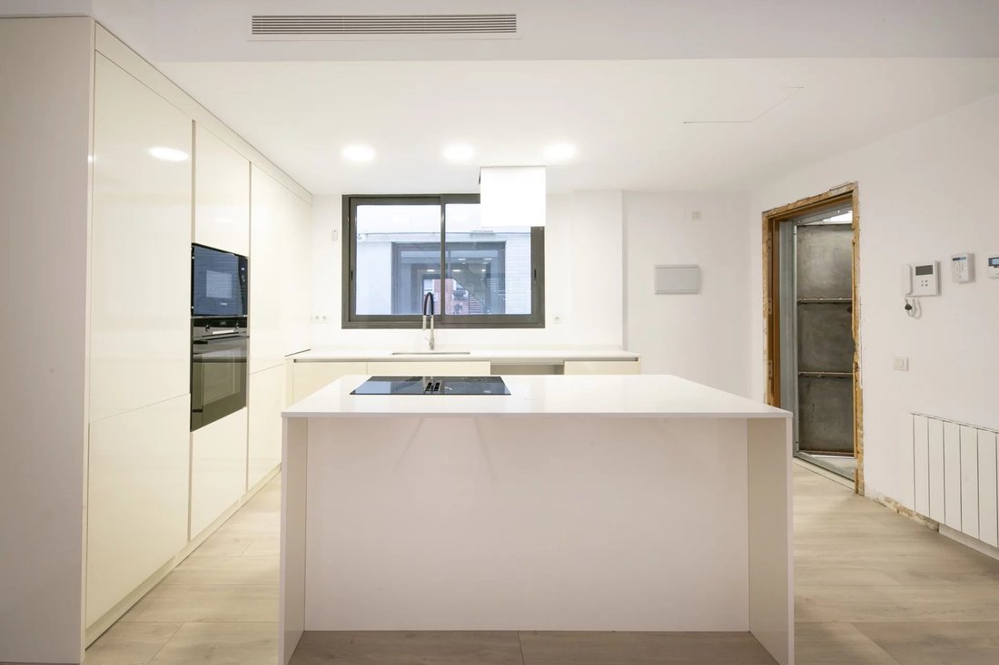 Apartment in Sarrià-Sant Gervasi, Barcelona, Spain 5 - 18695970