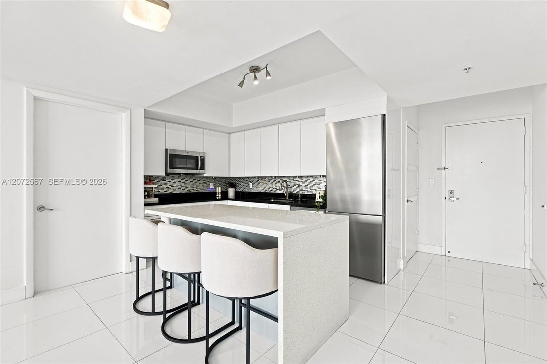 Condo in Miami, Florida, United States 5 - 18698934