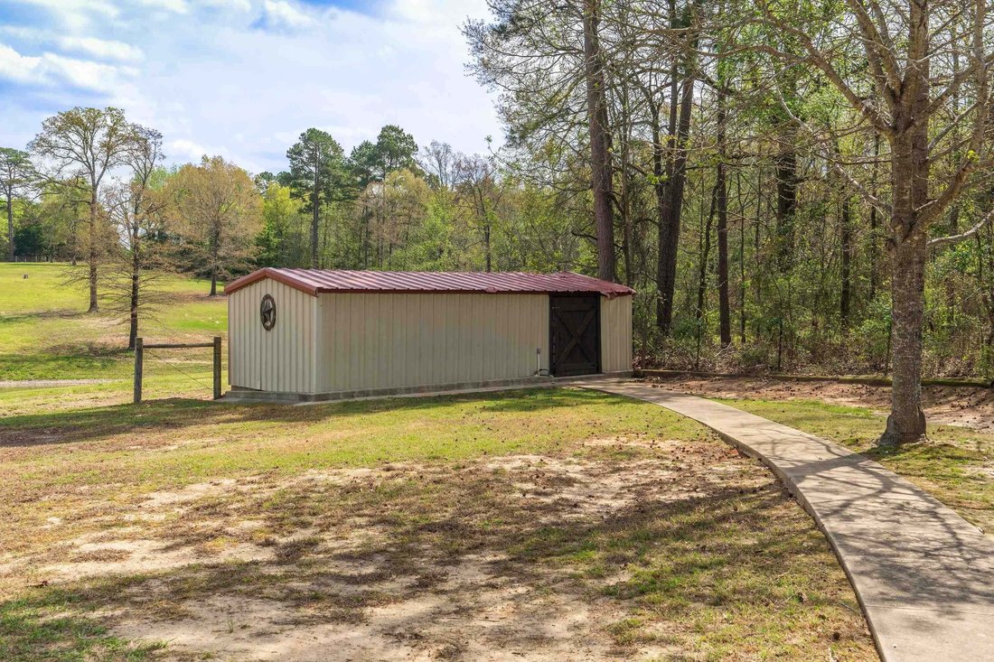 House in Pittsburg, Texas, United States 1 - 18696667