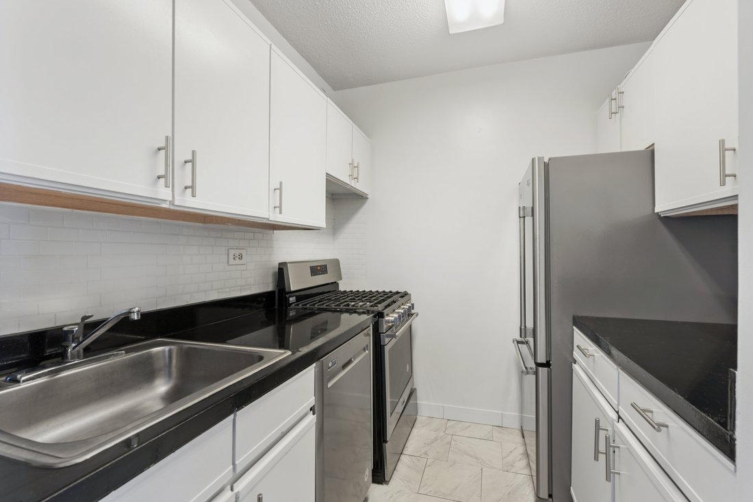 New York, New York, United States 2 - 18698880