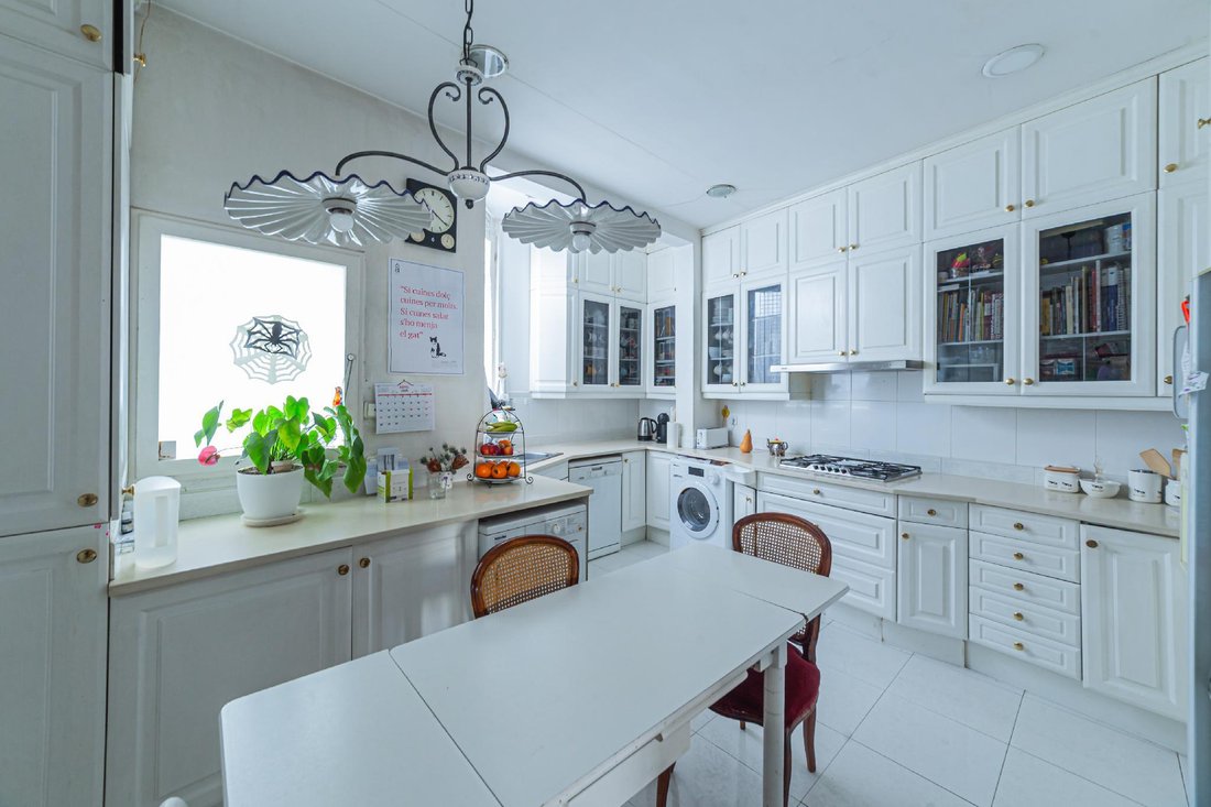 Apartment in Ciutat Vella, Barcelona, Spain 3 - 18302779