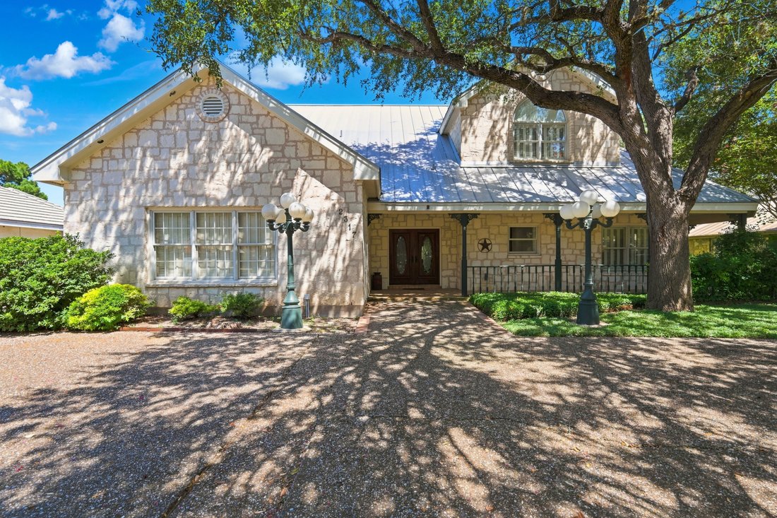 House in New Braunfels, Texas, United States 5 - 18696364