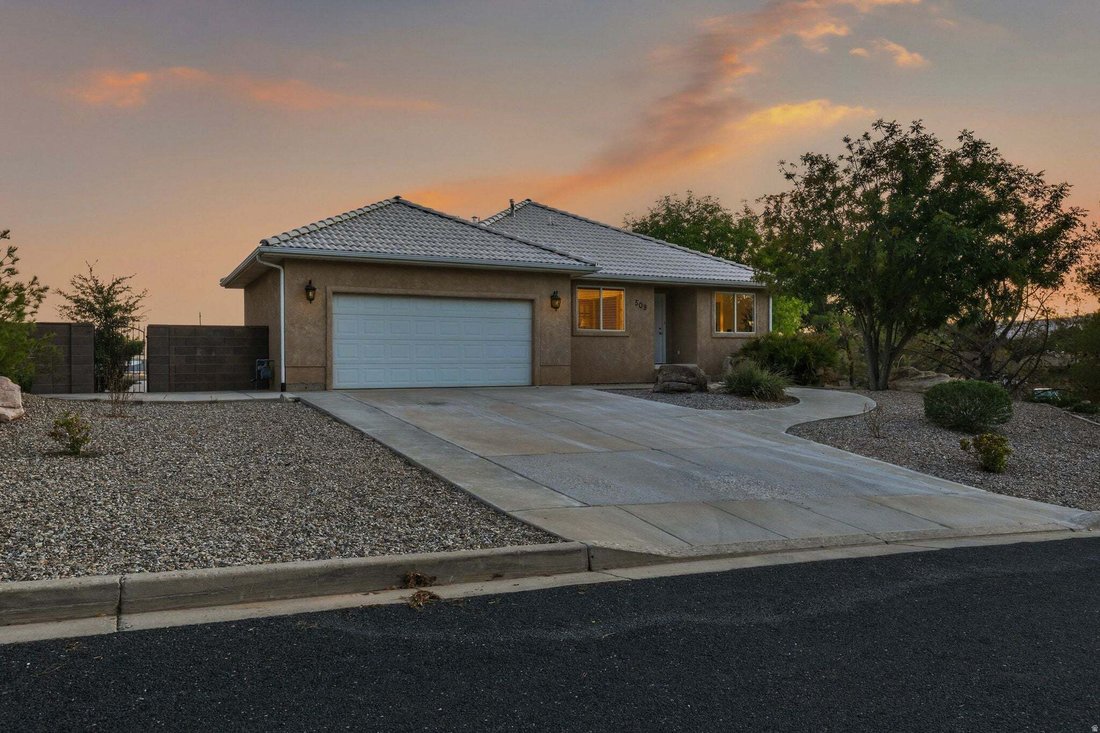 House in St. George, Utah, United States 1 - 18697222
