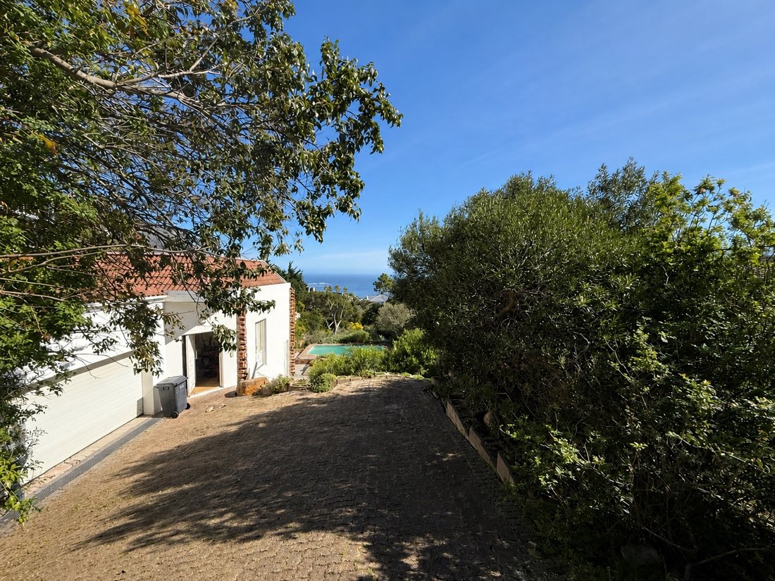 House in Bakoven, Cape Town, South Africa 2 - 18598850