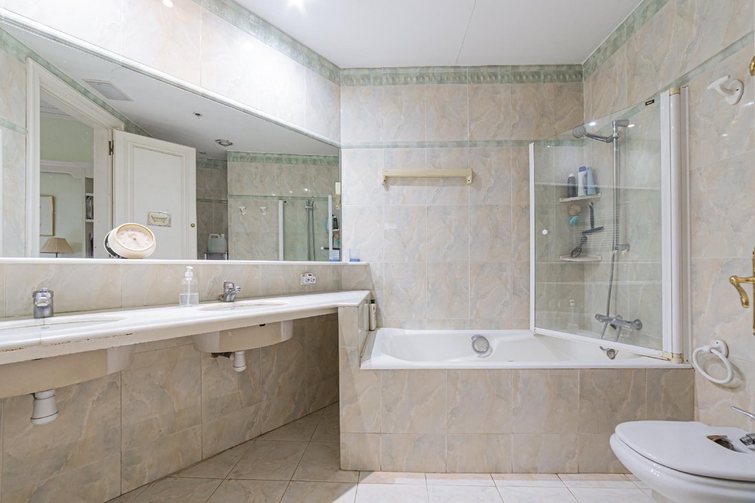 Apartment in Ciutat Vella, Barcelona, Spain 4 - 18302779
