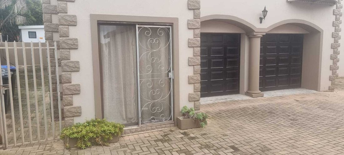Townhouse in C-Place, Eastern Cape, South Africa 2 - 18696432