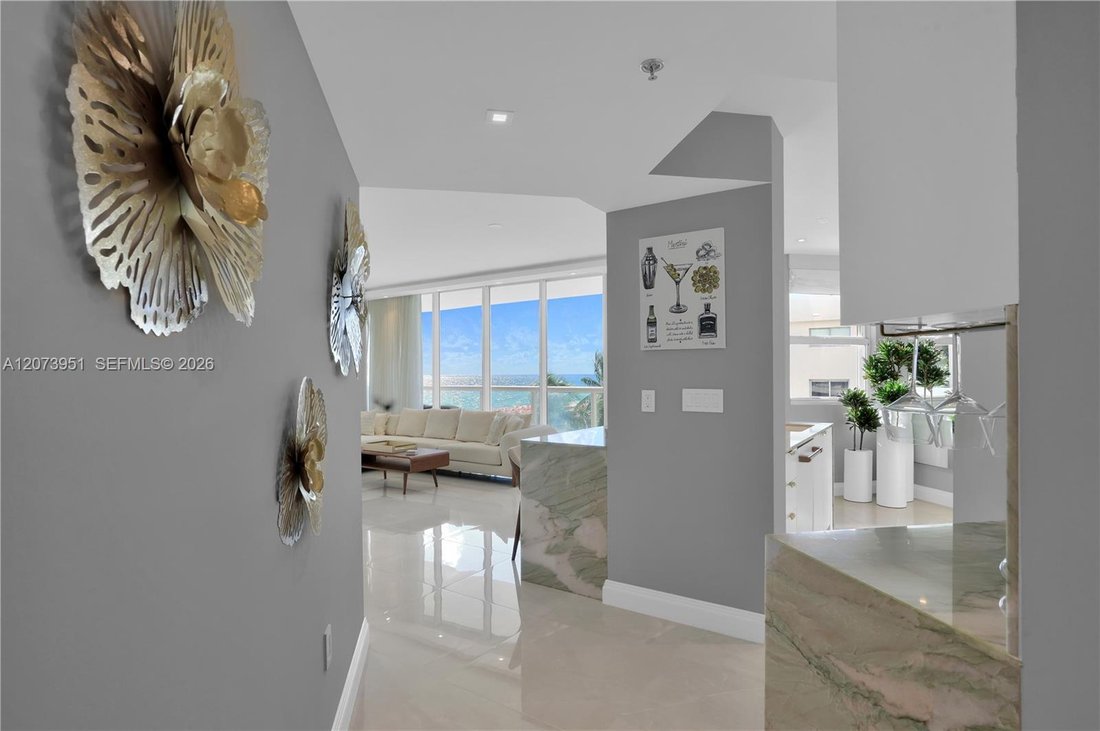 Condo in Miami Beach, Florida, United States 2 - 18698981