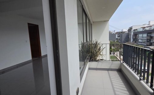 Wohnung in Lima, Belarus 1
