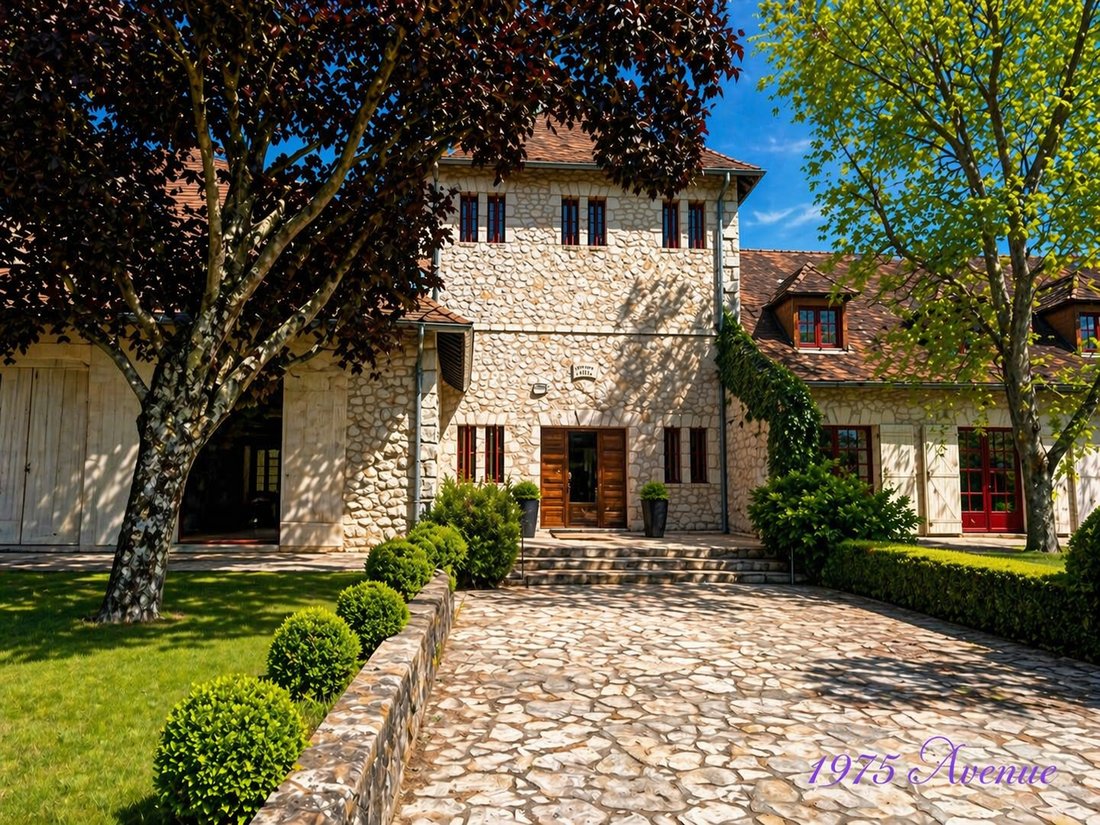 Castle in Fargues-Saint-Hilaire, Nouvelle-Aquitaine, France 2 - 17774081
