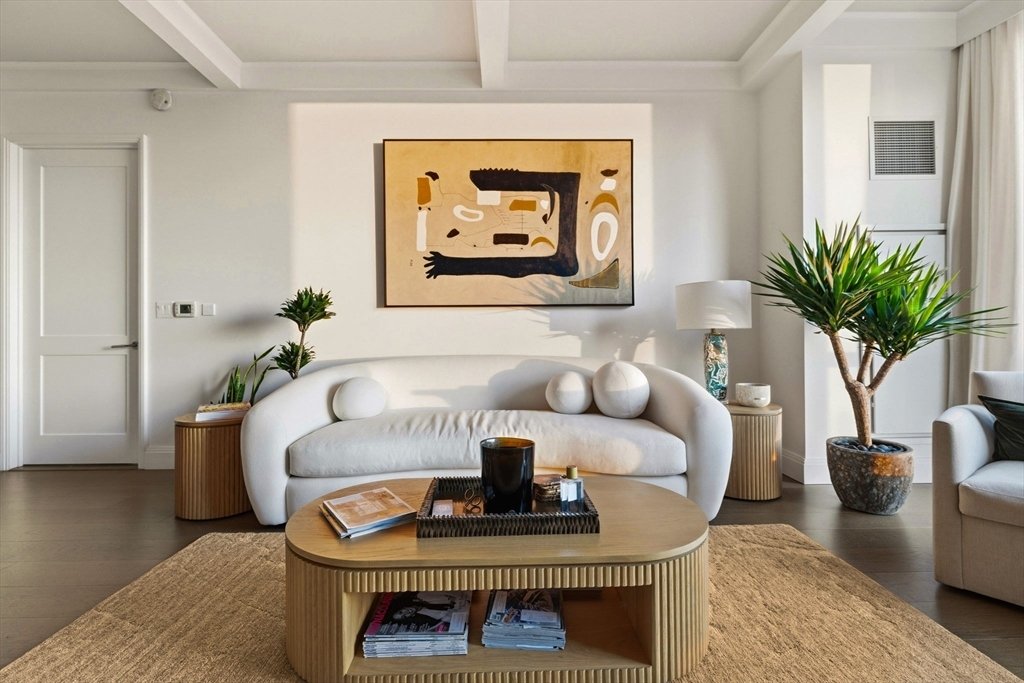 Condo in Boston, Massachusetts, United States 3 - 18698892