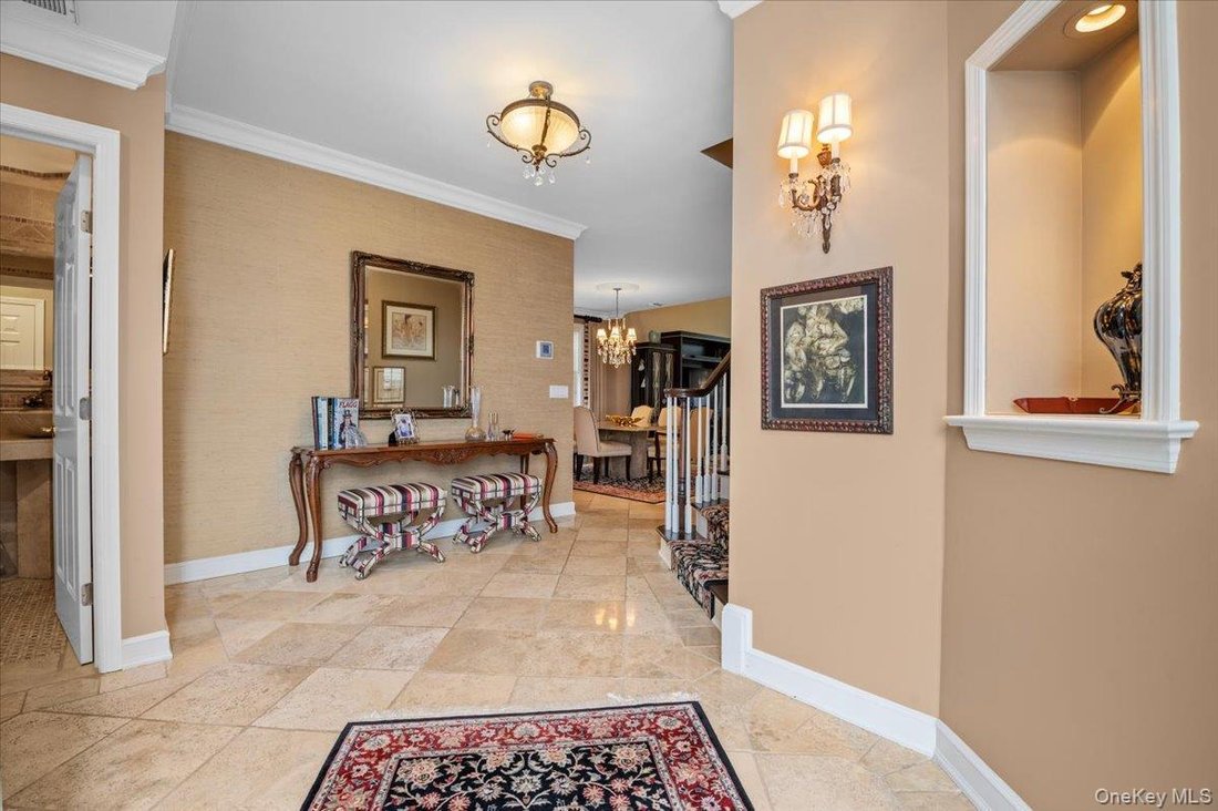 Condo in Melville, New York, United States 2 - 18697243