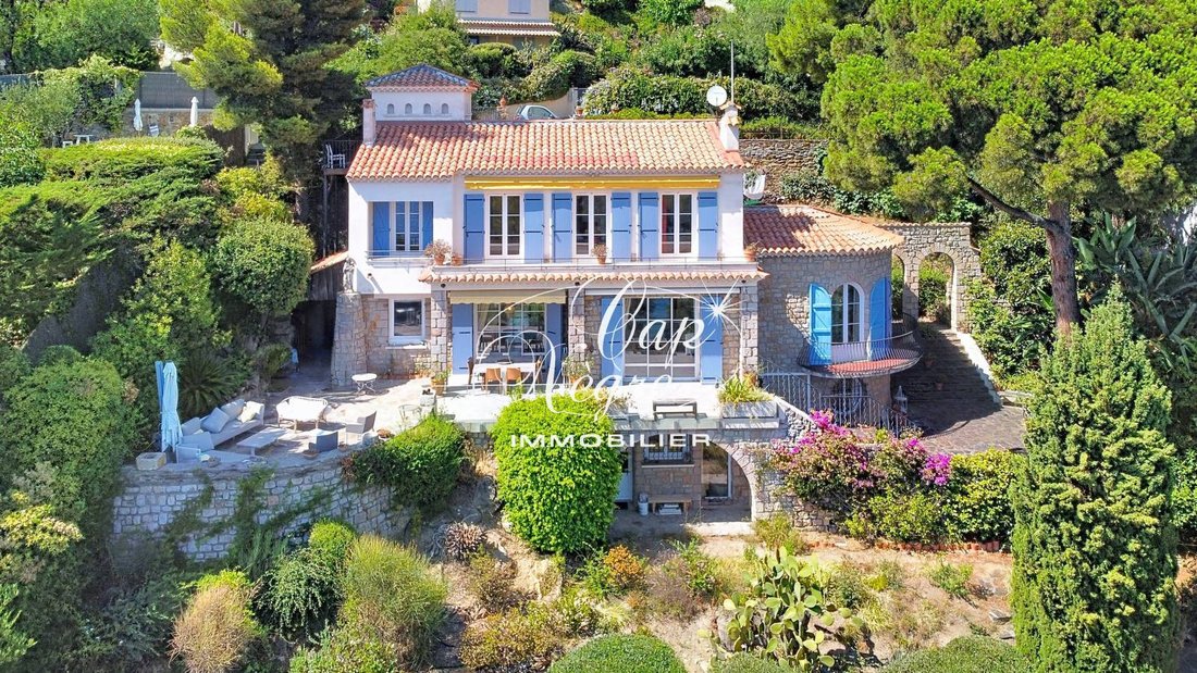 Estate in Le Lavandou, Provence-Alpes-Côte d'Azur, France 2 - 18659743