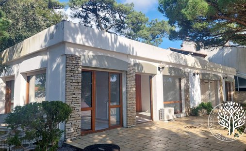 Villa in Saint-Palais-sur-Mer, Nouvelle-Aquitaine, France 1