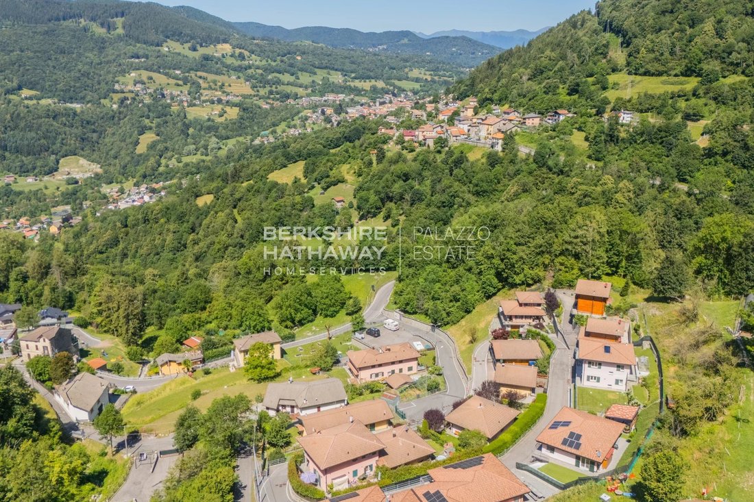 Villa in Blessagno, Lombardy, Italy 4 - 18696318