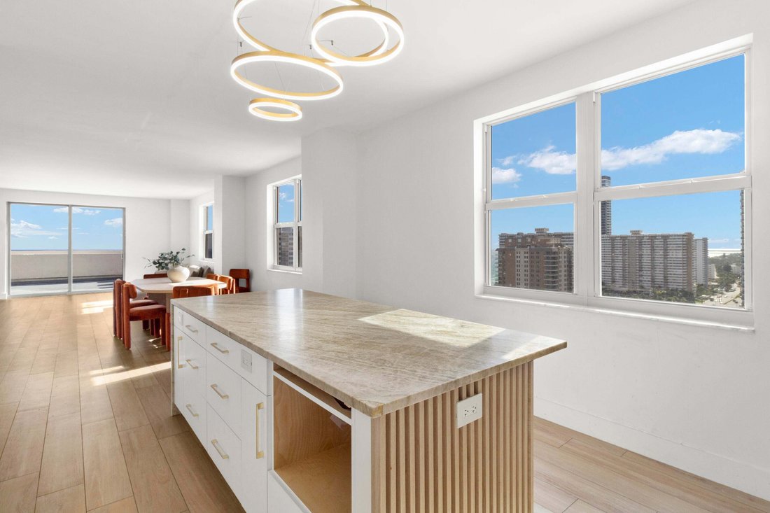 Condo in Hallandale Beach, Florida, United States 4 - 18698423