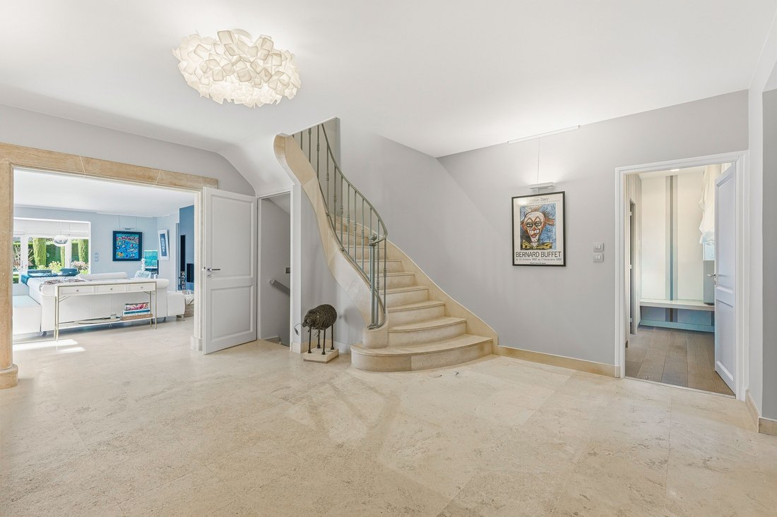House in Divonne-les-Bains, Auvergne-Rhône-Alpes, France 5 - 18696627
