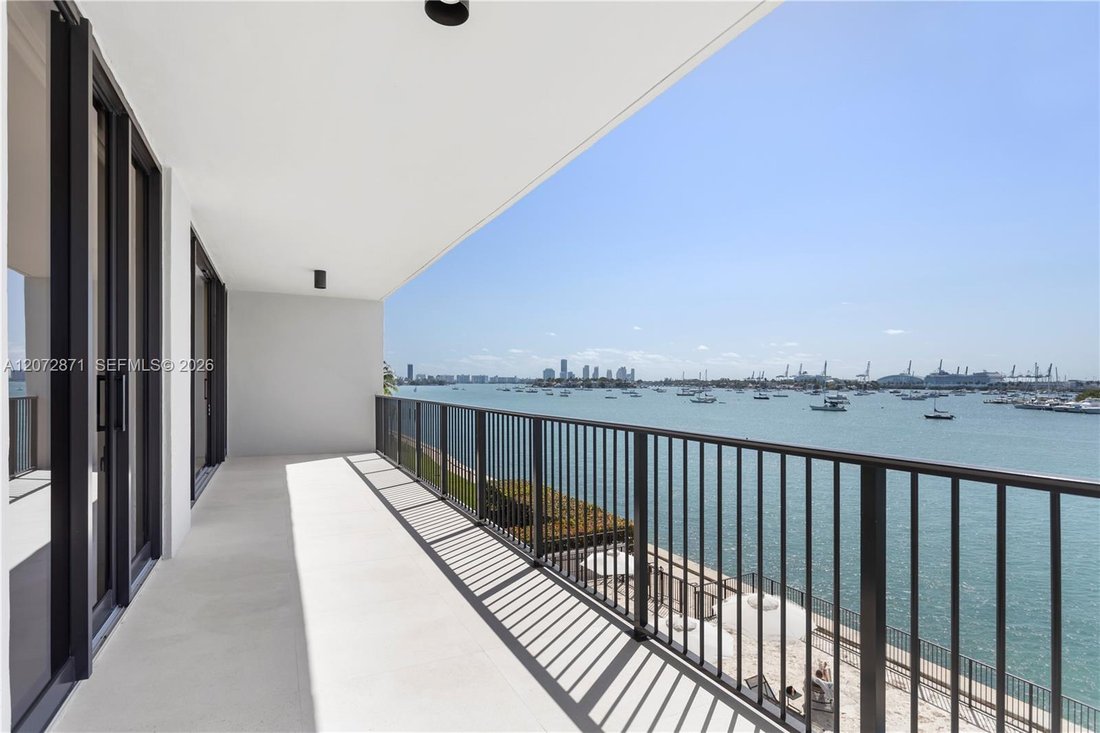Condo in Miami Beach, Florida, United States 4 - 18698960