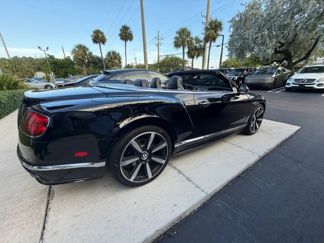 Cabriolet in Boynton Beach, FL, United States 5 - 18699476
