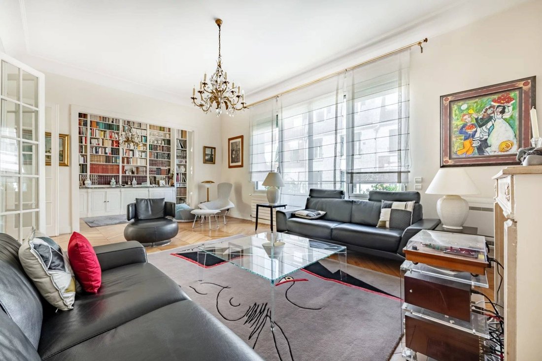 Townhouse in Prince–Marmottan, Boulogne-Billancourt, France 2 - 16656478