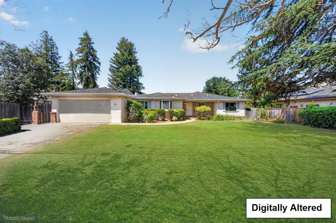 House in Los Altos Hills, California, United States 1 - 18697907