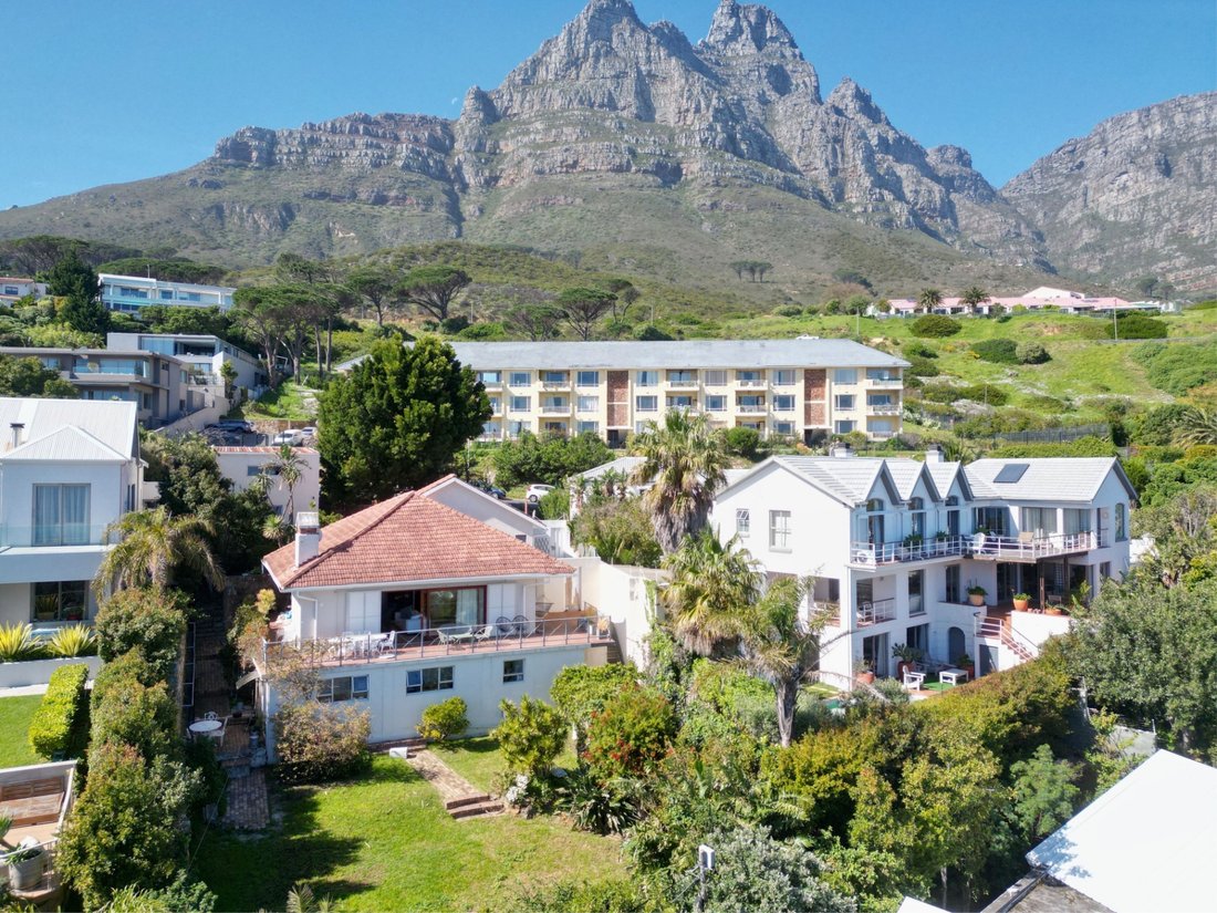 House in Camps Bay, Cape Town, South Africa 1 - 18699103
