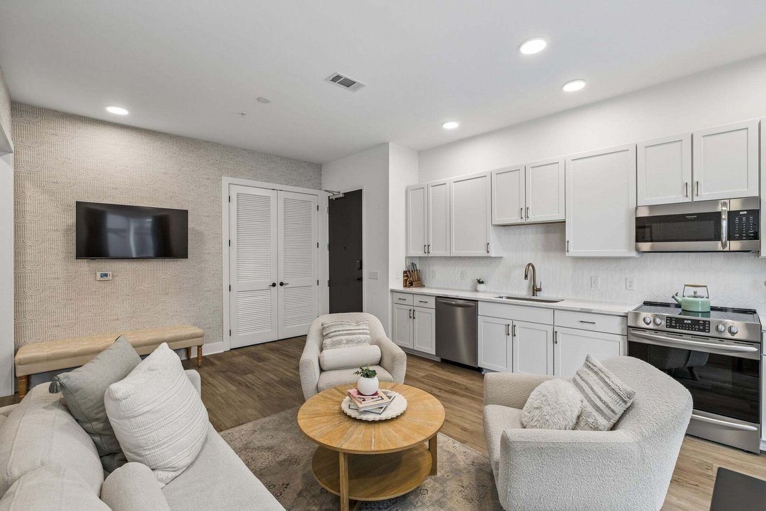 Condo in Nashville, Tennessee, United States 5 - 18698692