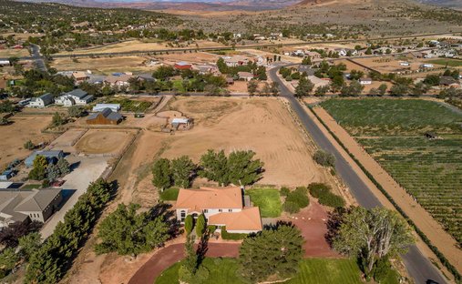House in Dammeron Valley, Utah, United States 1