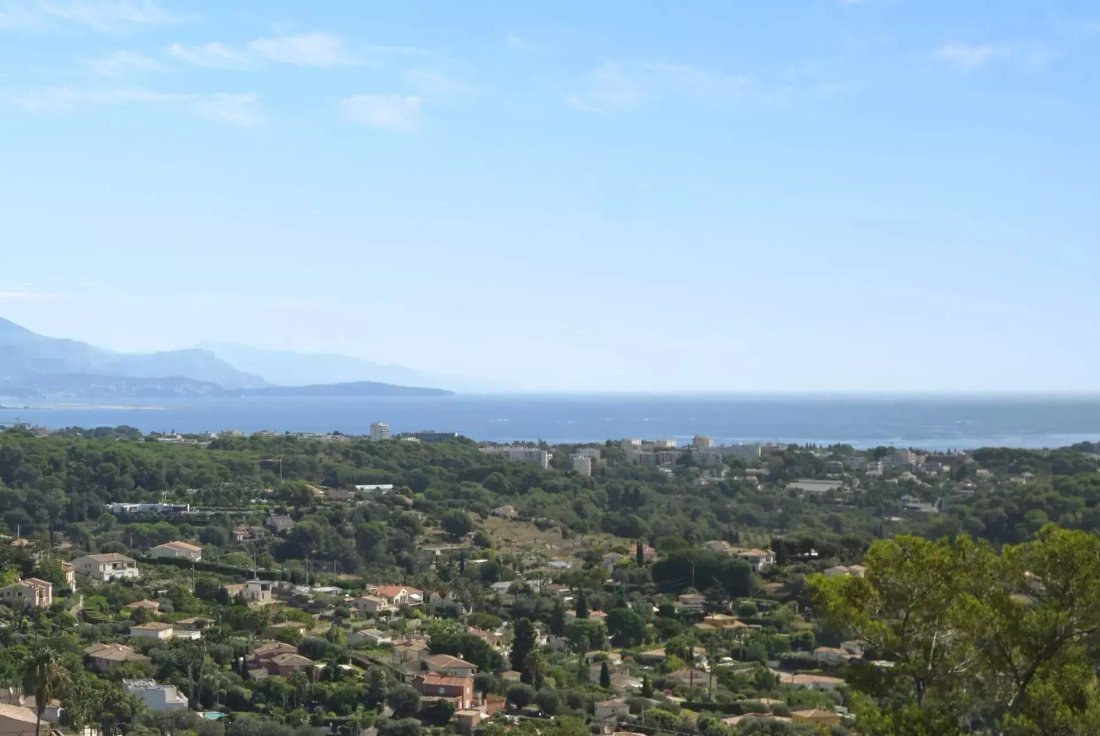 Estate in Brusquet-Retenaou-Devens, Vallauris, France 1 - 15502406