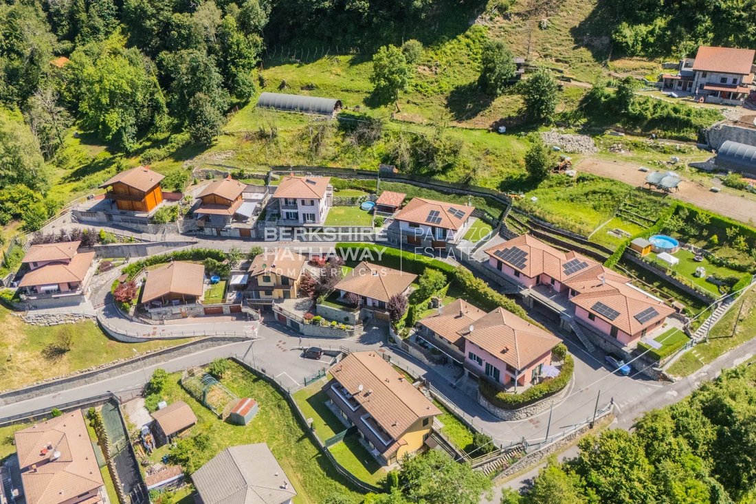Villa in Blessagno, Lombardy, Italy 5 - 18696318