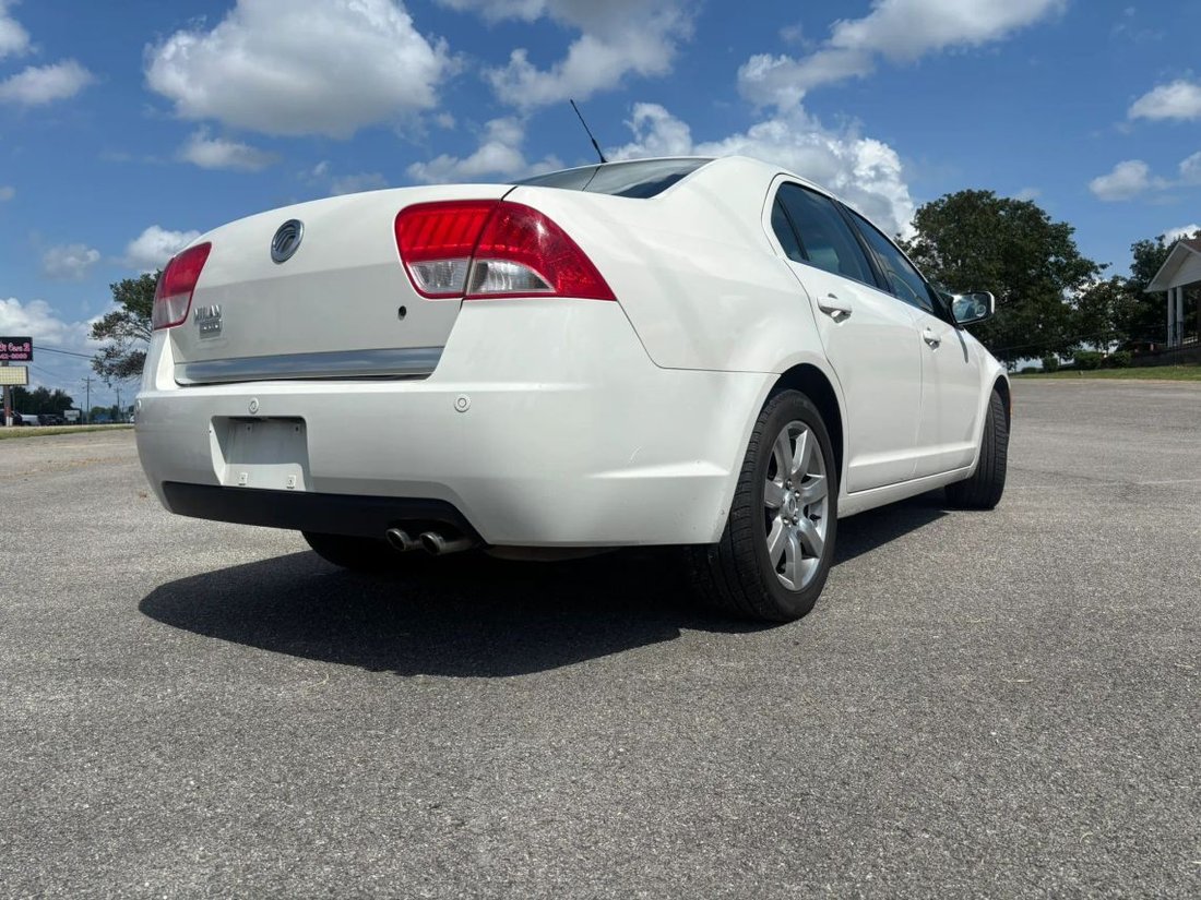 Sedan in Bowling Green, KY, United States 3 - 18699796