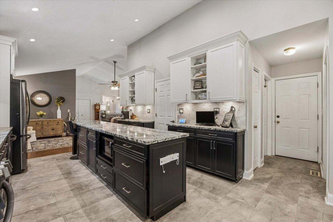 Townhouse in Bloomingdale, Illinois, United States 5 - 18697736