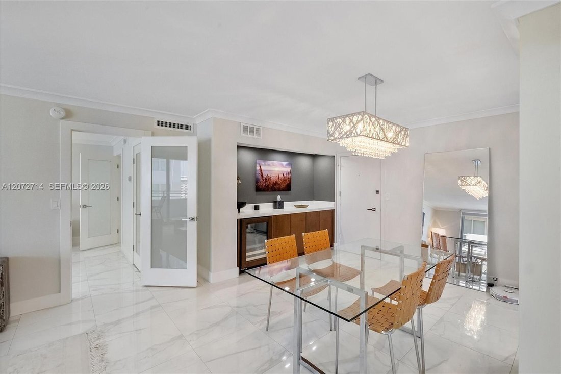 Condo in Miami Beach, Florida, United States 4 - 18698937