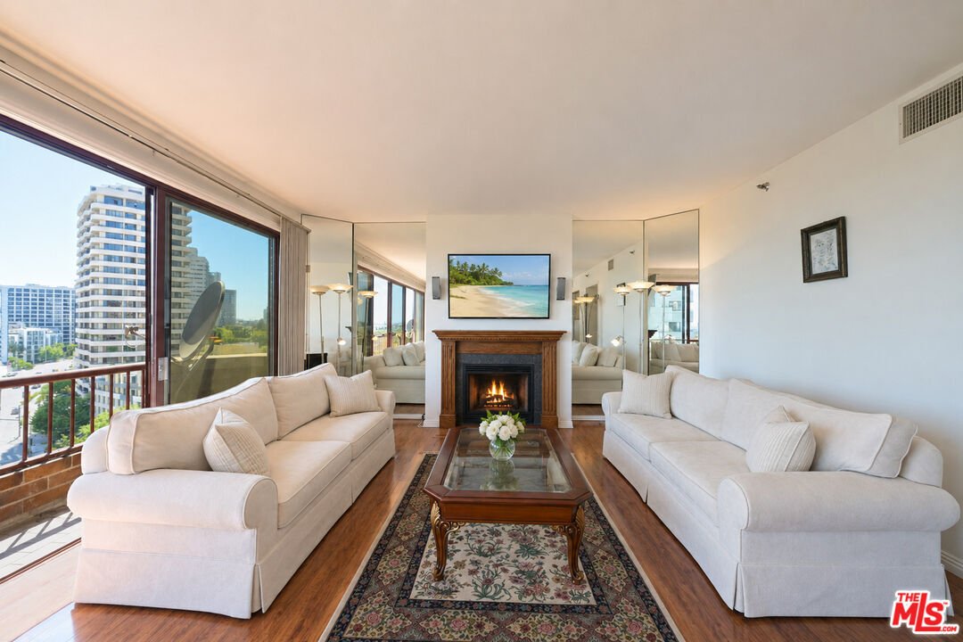 Condo in Los Angeles, California, United States 5 - 18698923