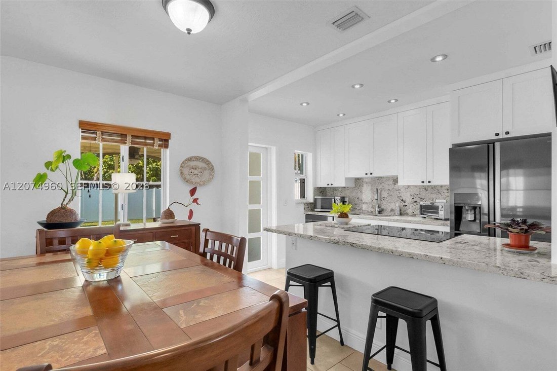 House in Miami, Florida, United States 5 - 18697311