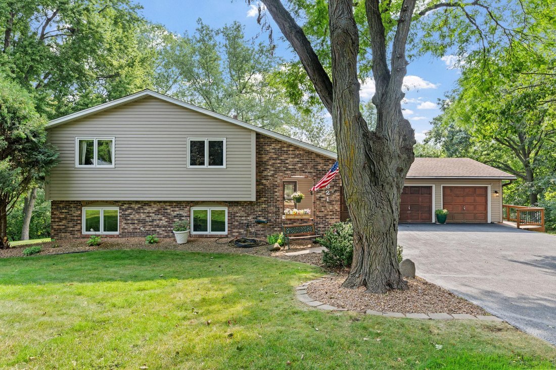 House in Minnetonka, Minnesota, United States 2 - 18699127