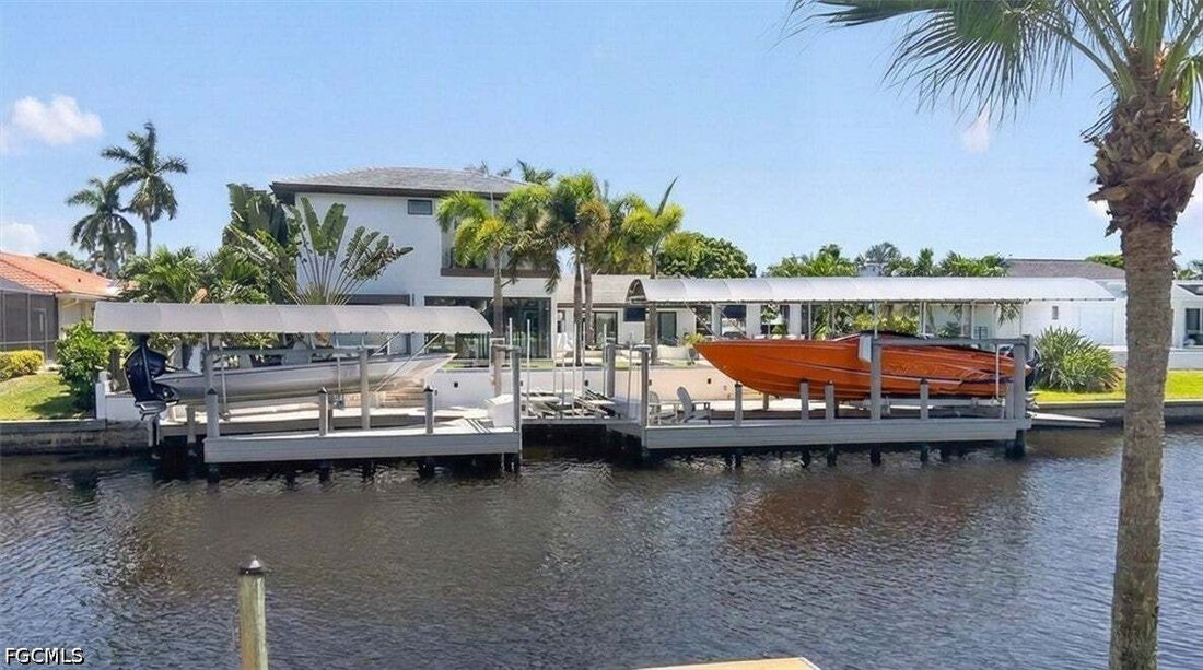 House in Fort Myers, Florida, United States 3 - 18696997