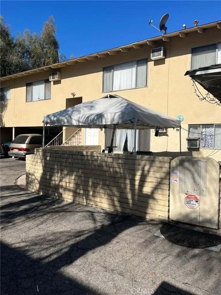 Los Angeles, California, United States 2 - 18698256