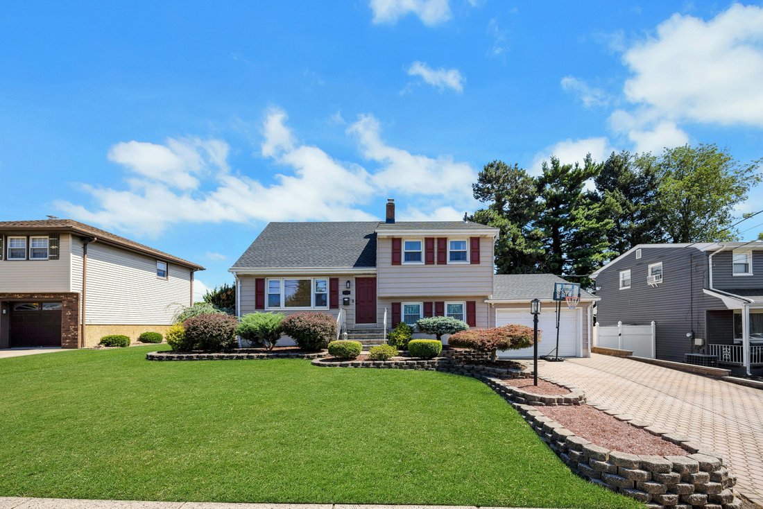 House in Saddle Brook, New Jersey, United States 2 - 18696454
