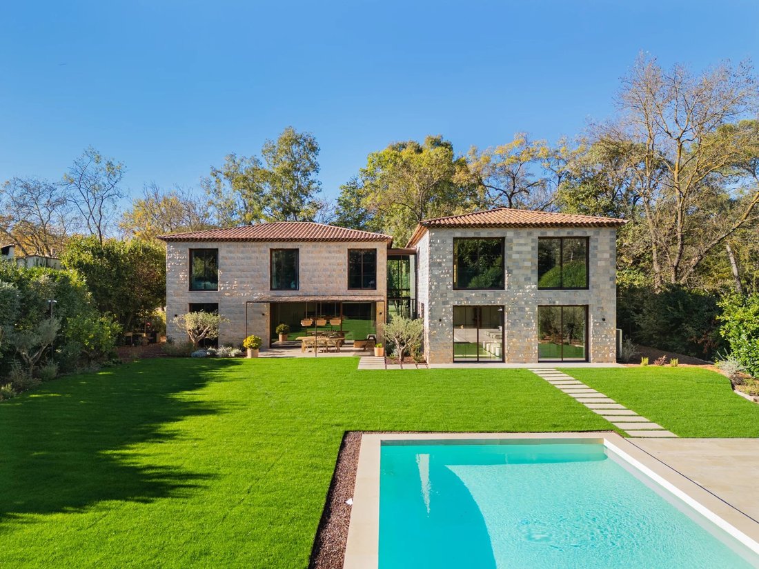 Villa in Mougins, Provence-Alpes-Côte d'Azur, France 3 - 18695954