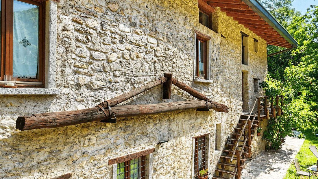 Villa in Pasturo, Lombardy, Italy 2 - 18699025