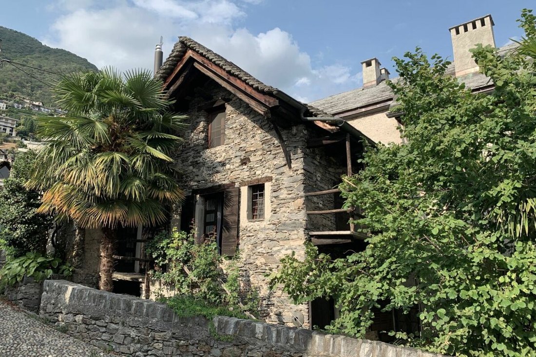 House in Gordola, Ticino, Switzerland 1 - 18696694