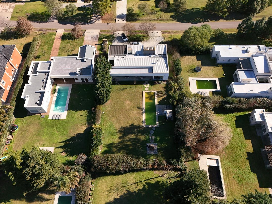 House in Venado Tuerto, Santa Fe Province, Argentina 1 - 18699048