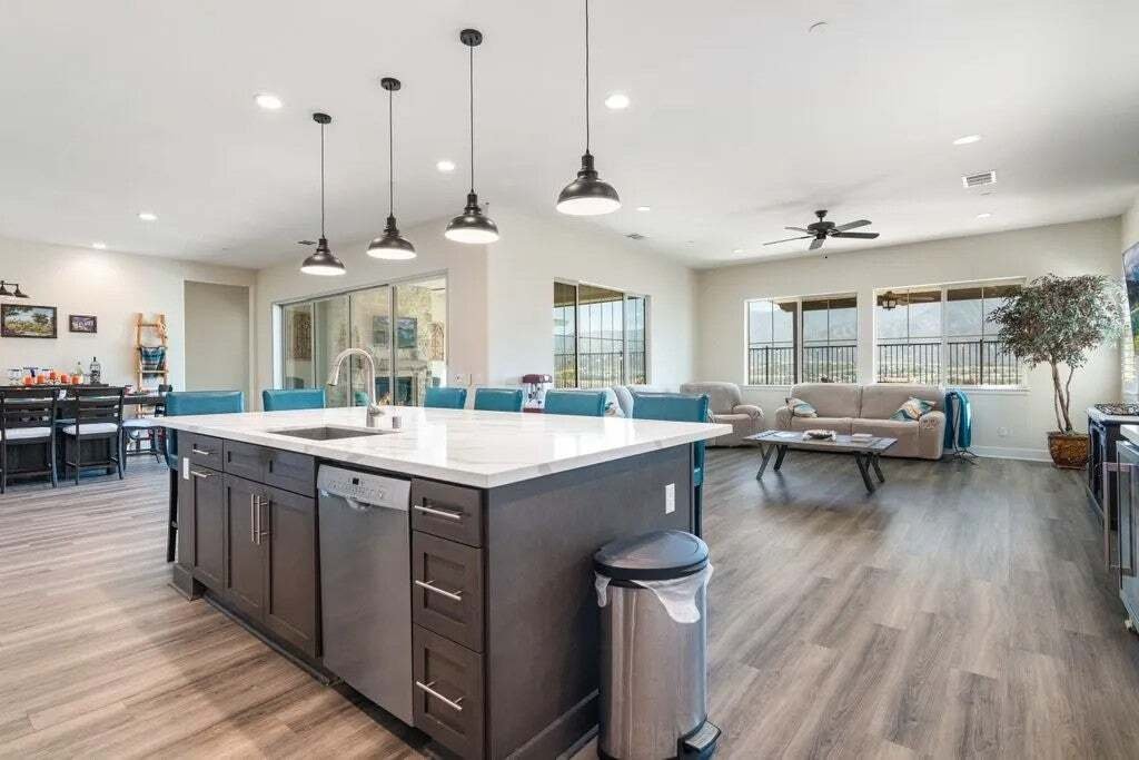 Casa en Corona, California, Estados Unidos 4 - 18666177