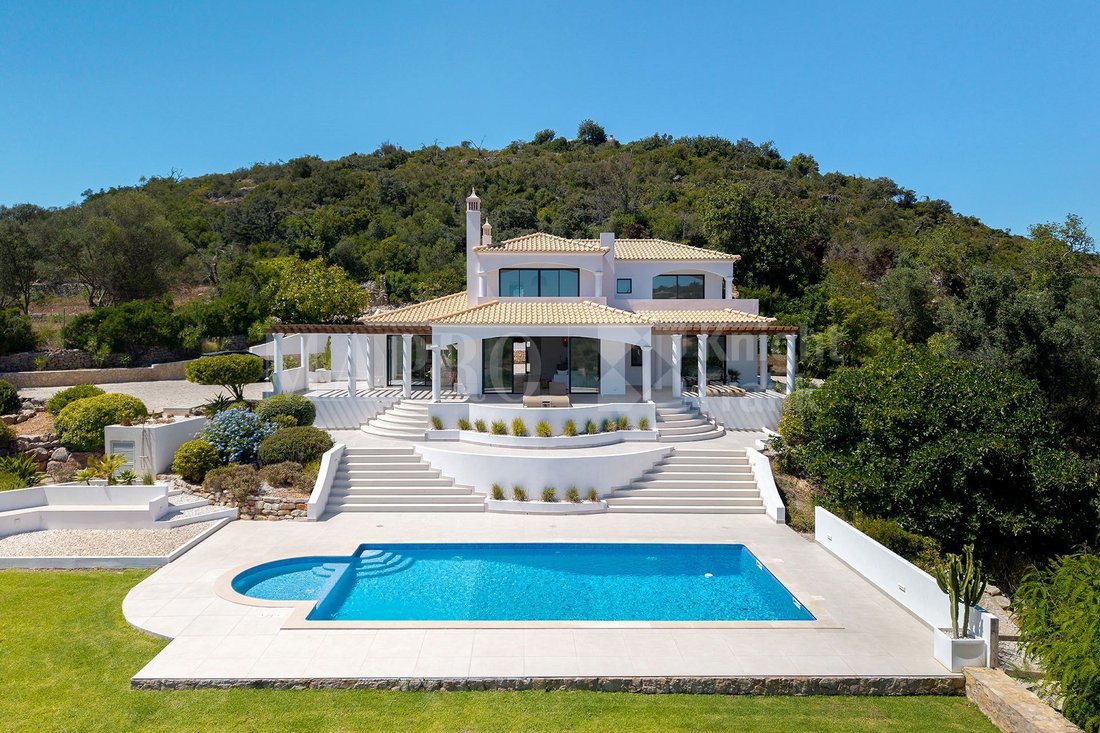 Villa in Loule (Sao Clemente), Algarve, Portugal 1 - 18699171