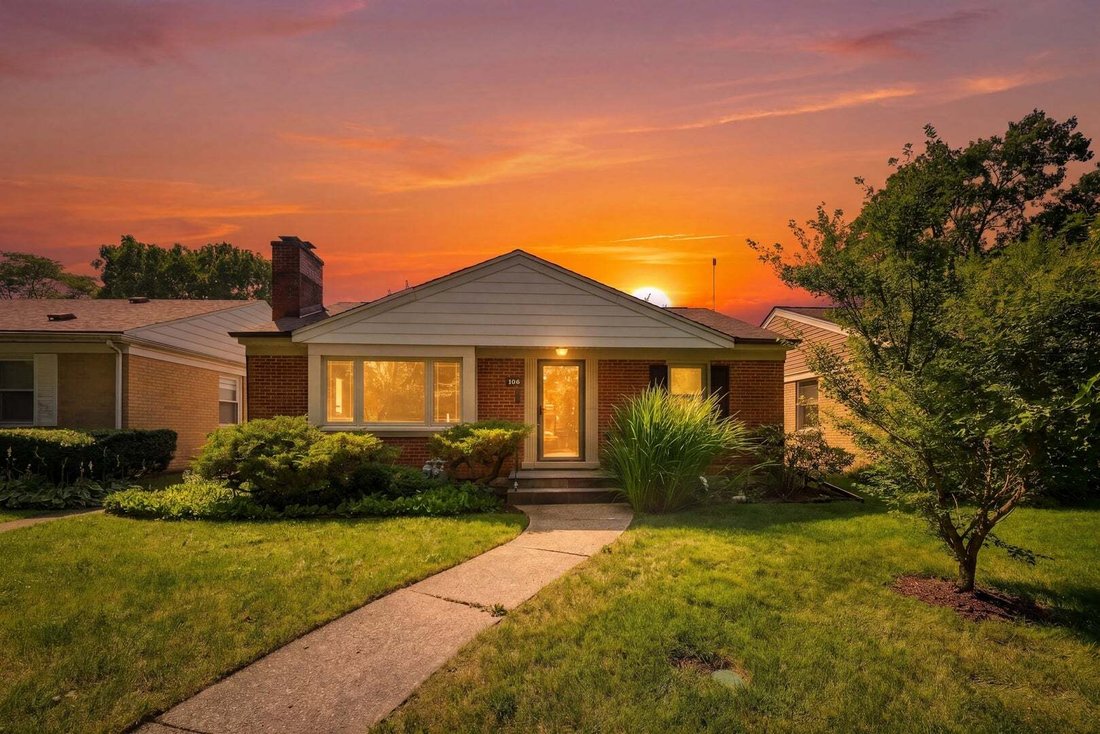 House in Skokie, Illinois, United States 1 - 18697803