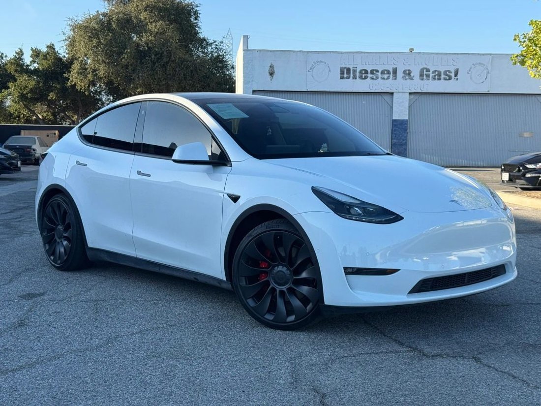 Suv in Azusa, CA, United States 1 - 18699637