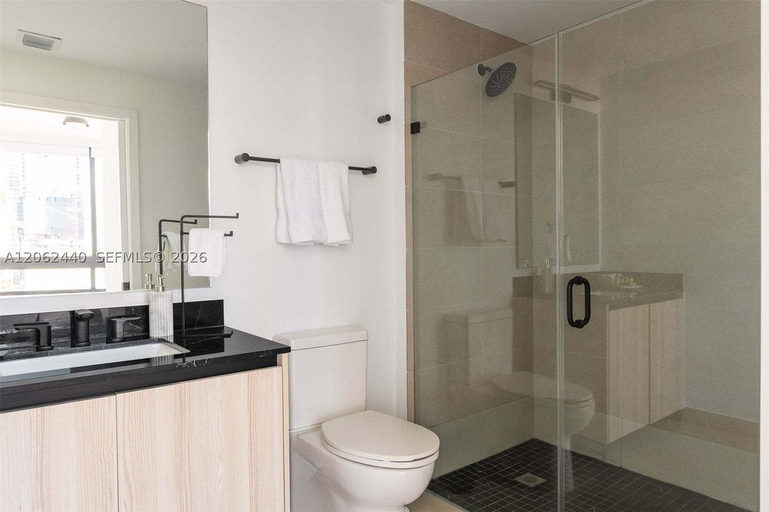 Condo in Miami, Florida, United States 4 - 18697322