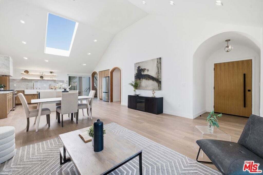 House in Los Angeles, California, United States 5 - 18697055